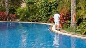 Selecting a Pool Cleaning Service